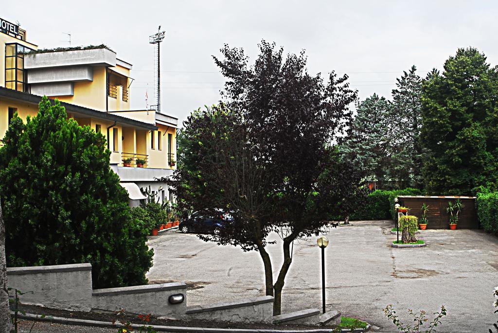 Hotel Ebe San Piero a Sieve Exteriör bild